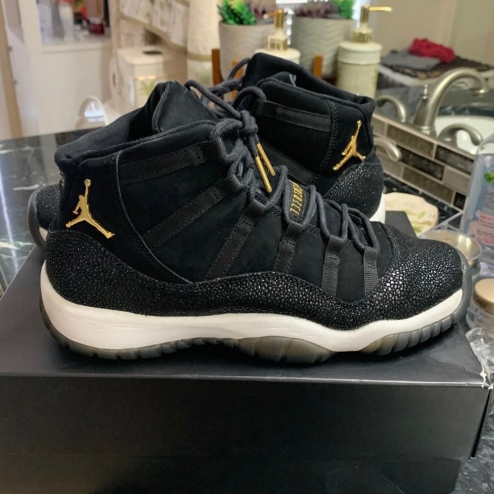 JORDANS 11 Stingrays